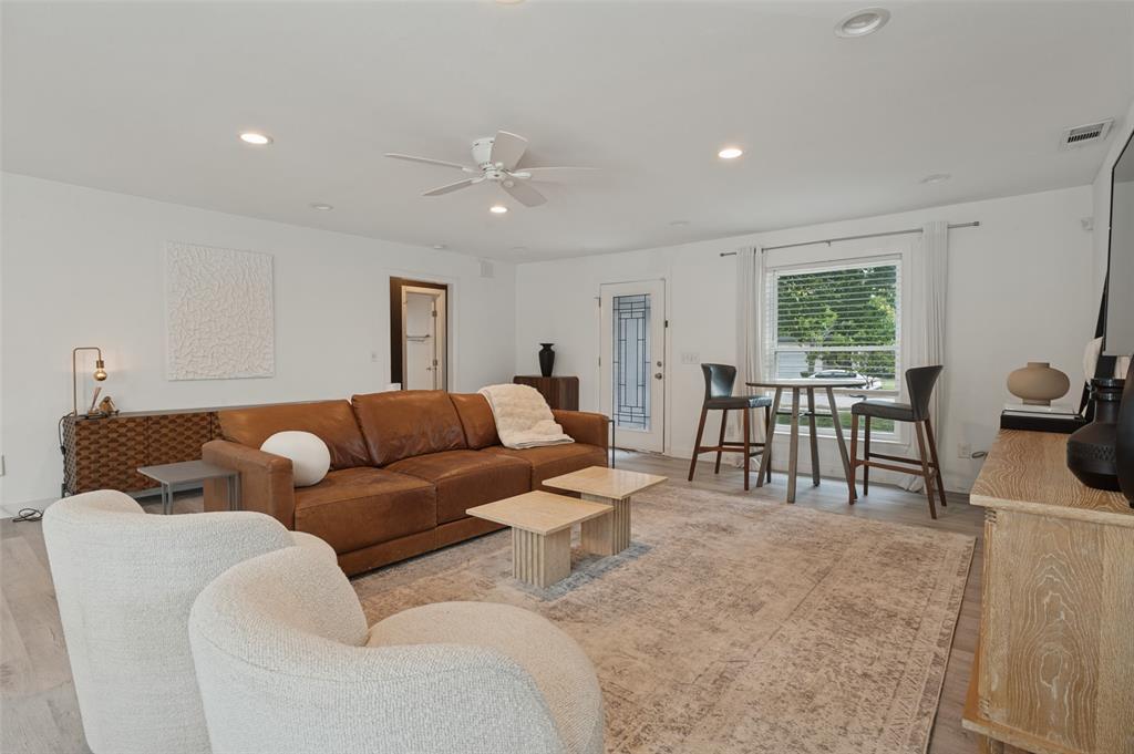 3811 Eaton Drive Property Photo 8