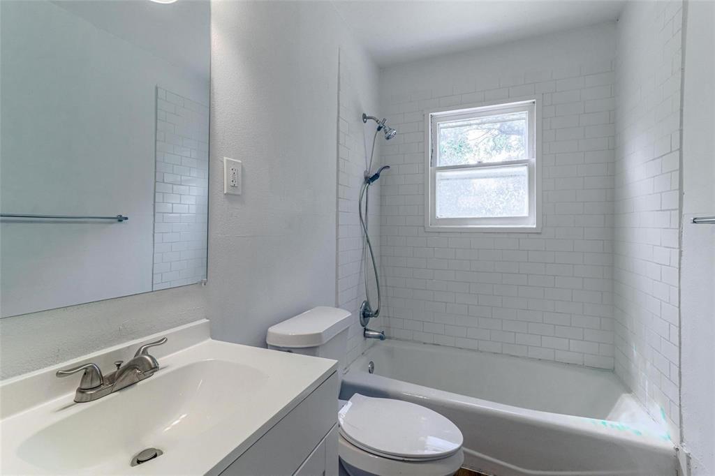 2622 W Johnson Street Property Photo 6