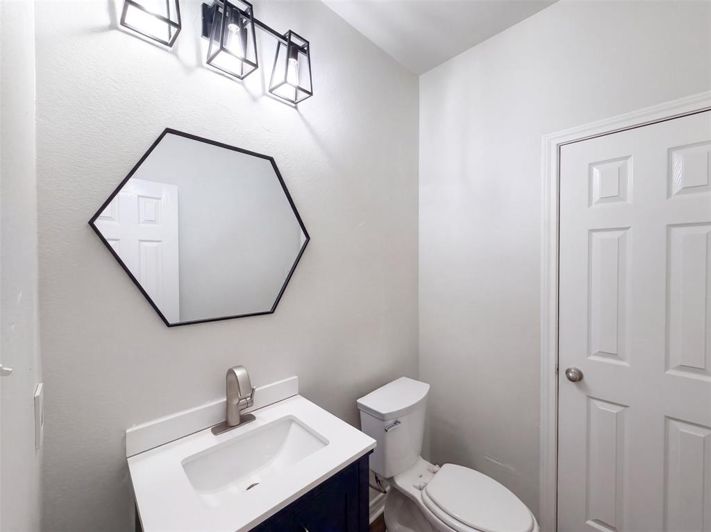 5821 Starboardway Drive Property Photo 11