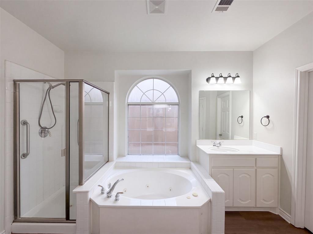 5821 Starboardway Drive Property Photo 16
