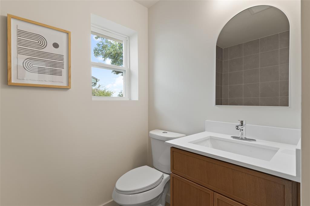 613 E Tyler Street Property Photo 18
