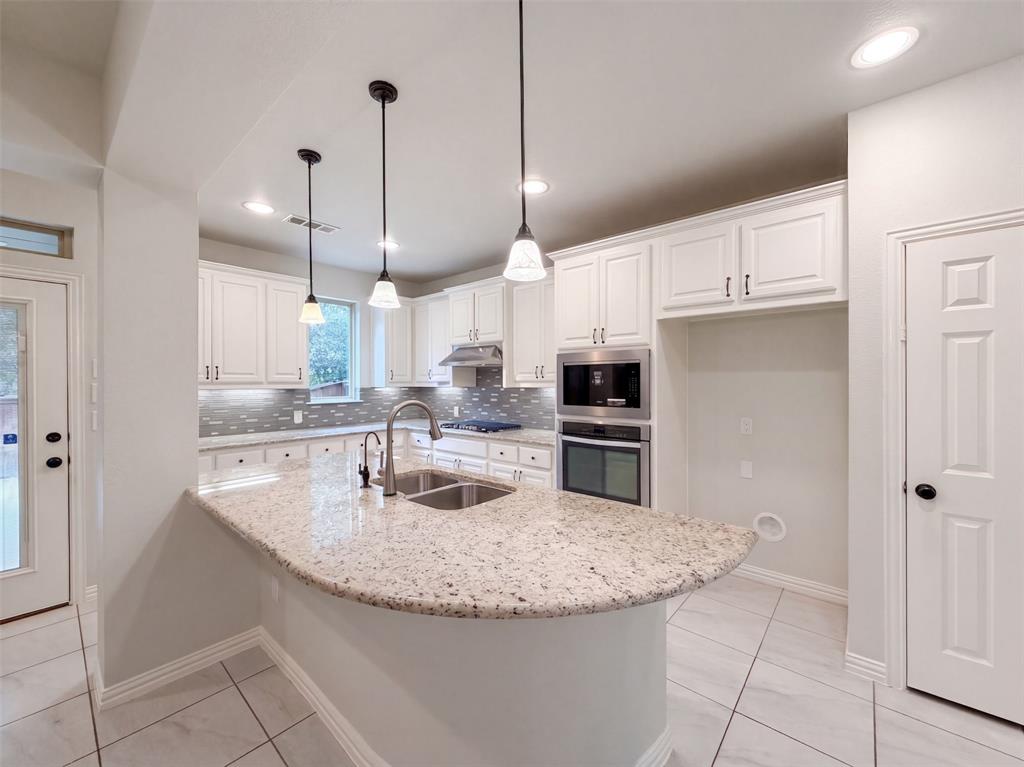 9332 Kaitlyn Court Property Photo 3