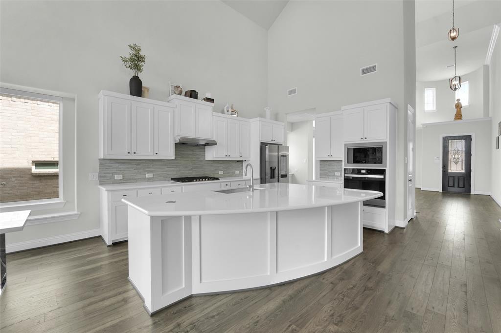 804 Meadow Holly Drive Property Photo 11