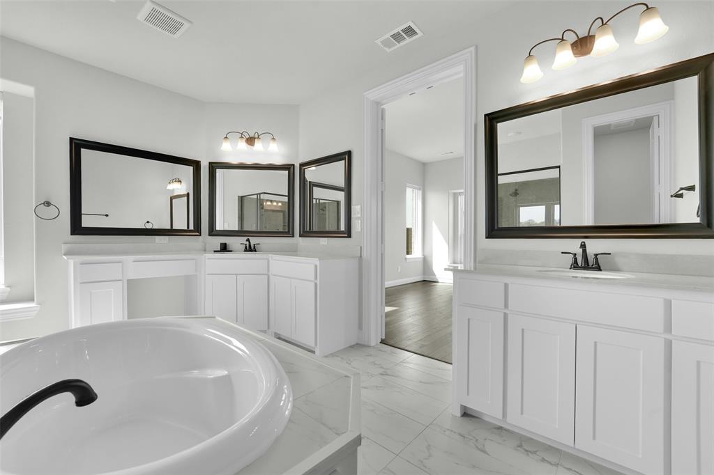 804 Meadow Holly Drive Property Photo 18