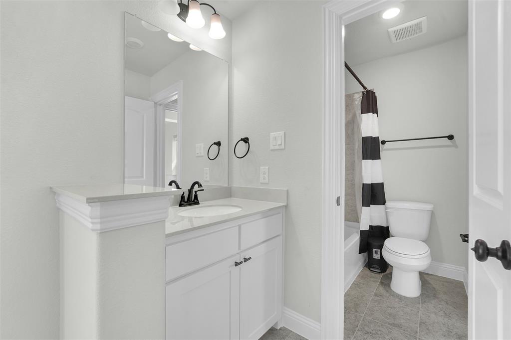 804 Meadow Holly Drive Property Photo 33