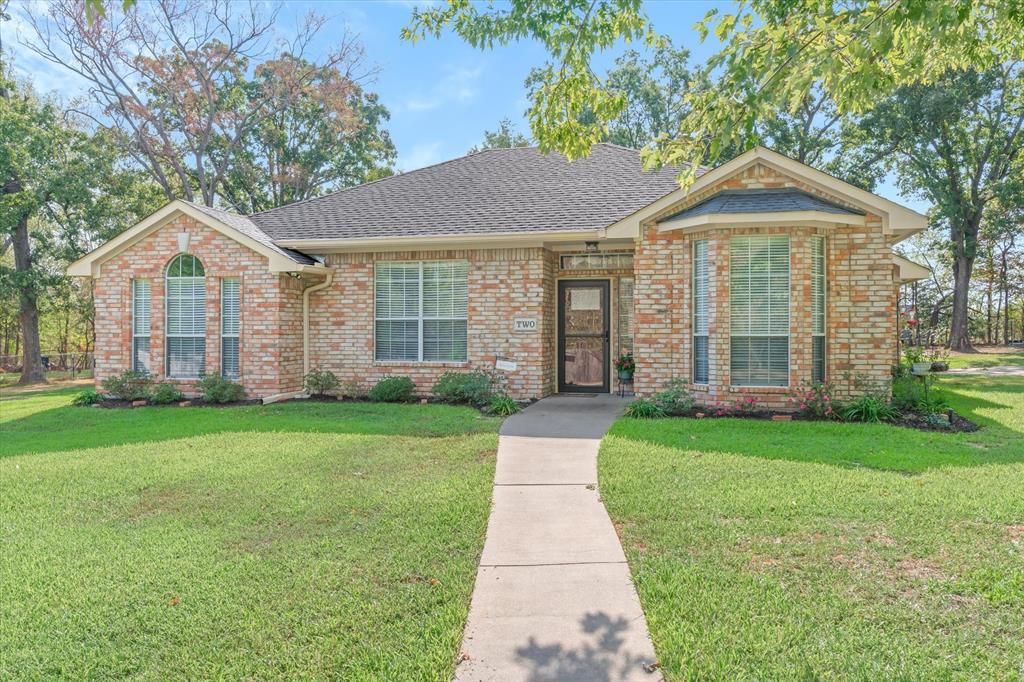 2 Bentwood Circle Property Photo 1