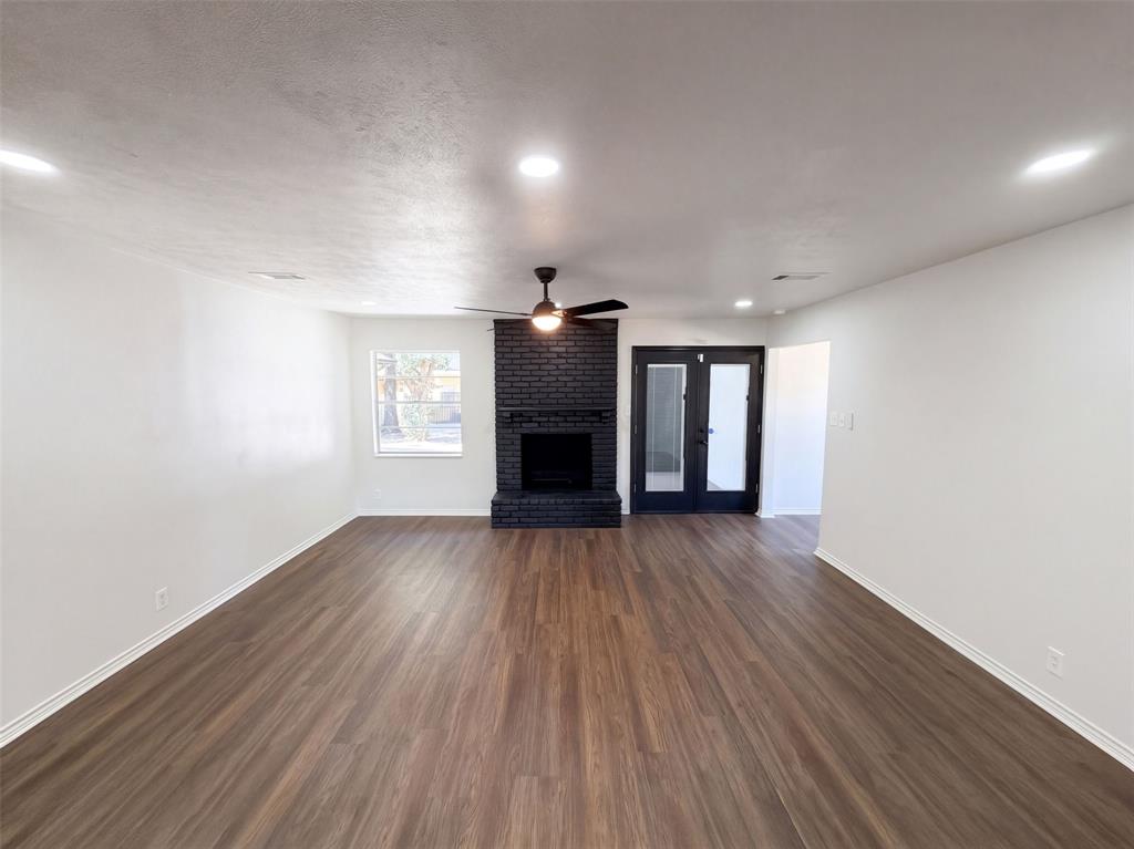 1329 Wellington Drive Property Photo 3
