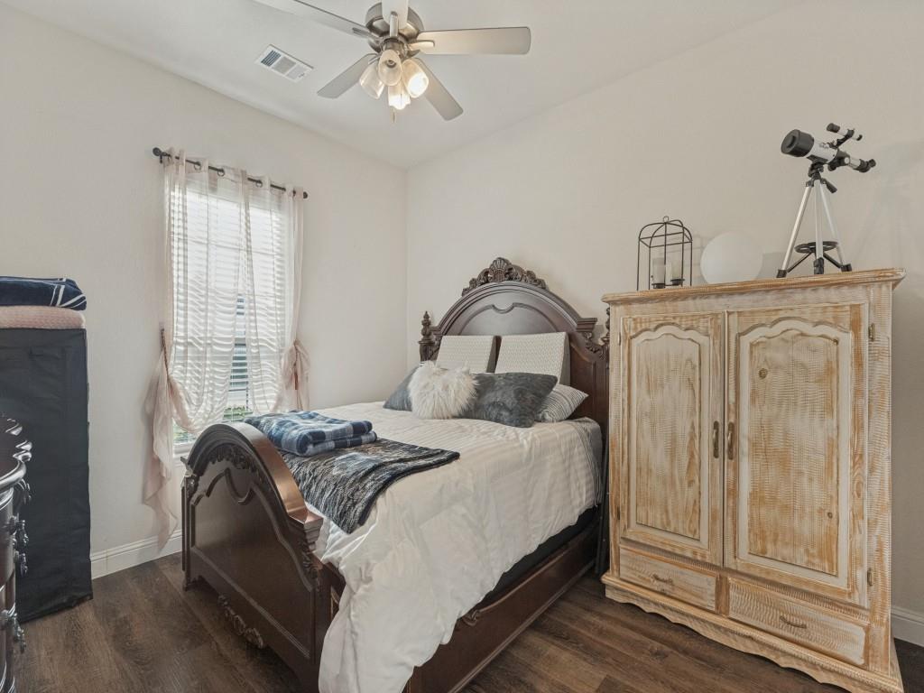921 Hearthside Way Property Photo 6