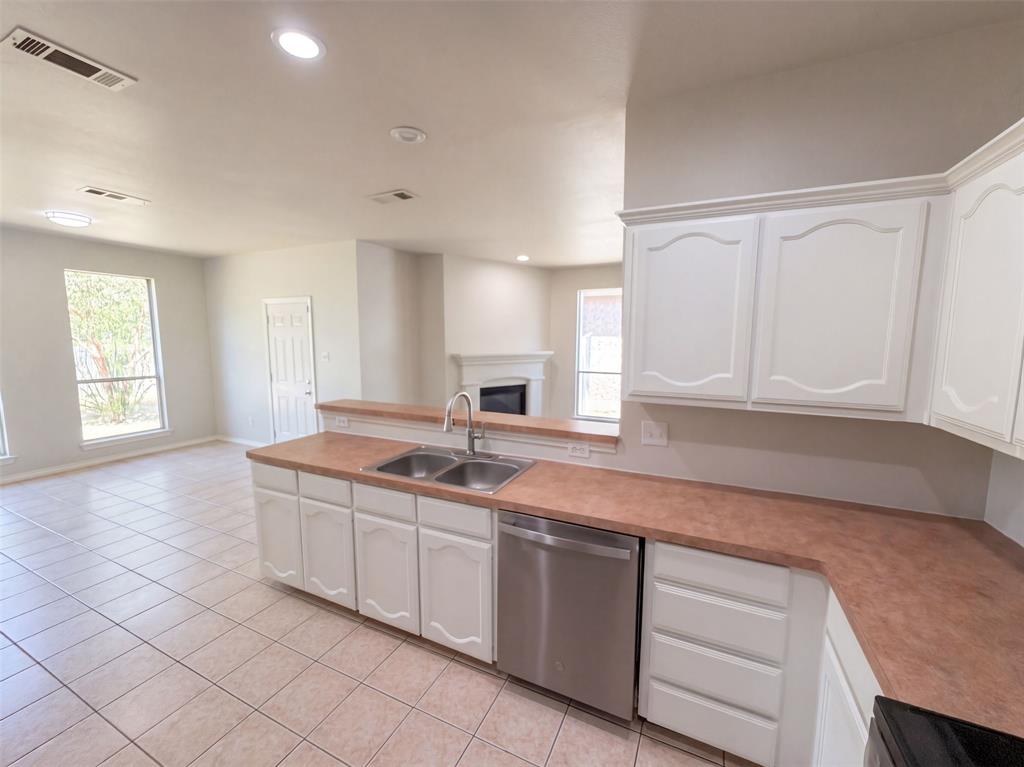 2617 Silver Hill Drive Property Photo 6