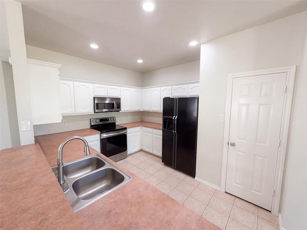 2617 Silver Hill Drive Property Photo 7