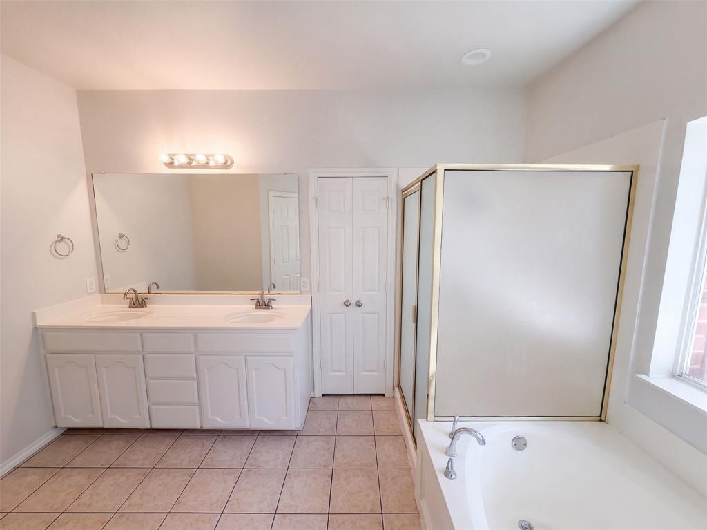 2617 Silver Hill Drive Property Photo 11