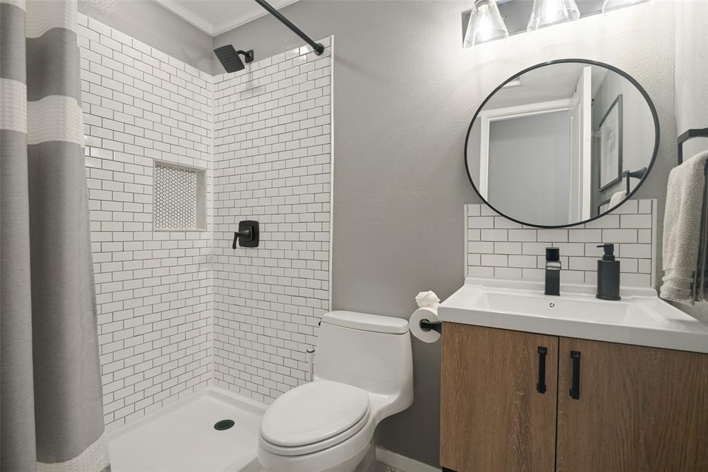 1102 Woodland Way Property Photo 18
