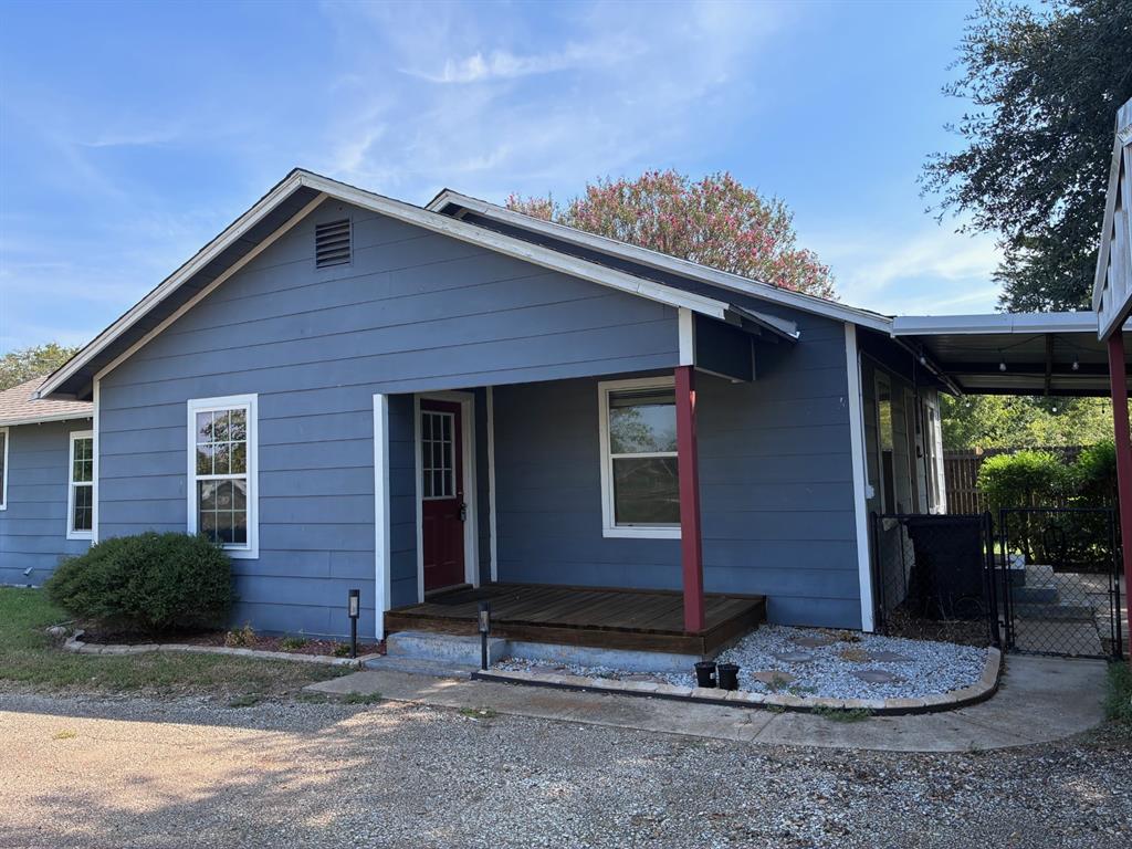 306 Hubbard Property Photo 1