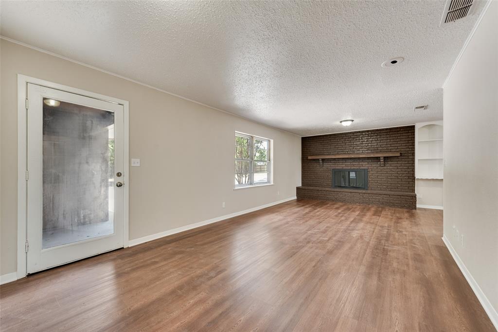 294 Thomas Len Road Property Photo 8