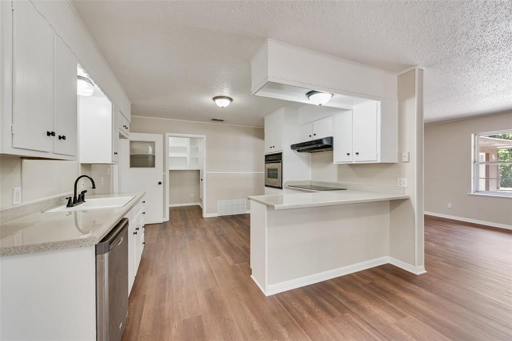 294 Thomas Len Road Property Photo 12