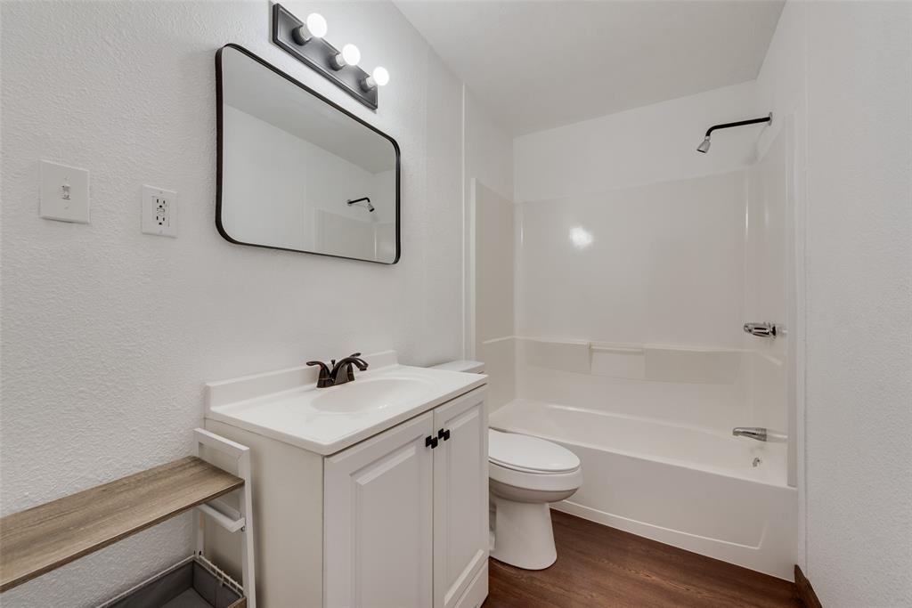294 Thomas Len Road Property Photo 15