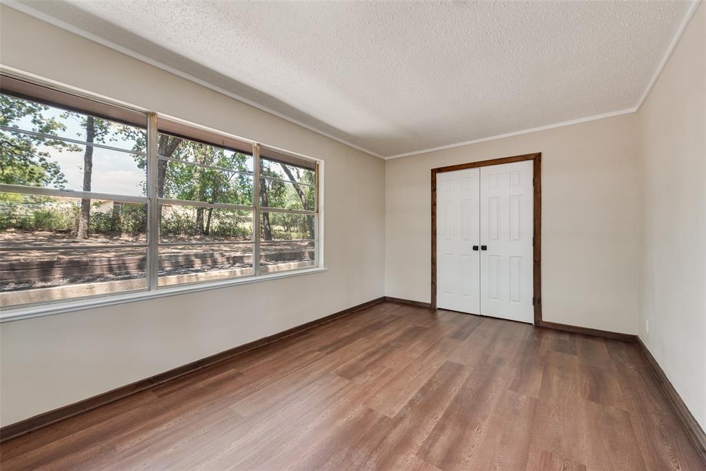 294 Thomas Len Road Property Photo 17
