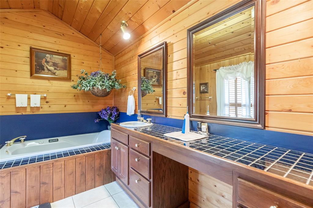 11599 E Fm 1606 Property Photo 14
