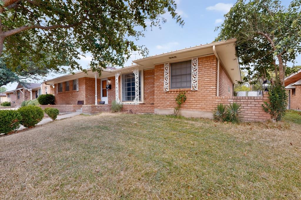 1129 Oak Meadows Drive Property Photo 3