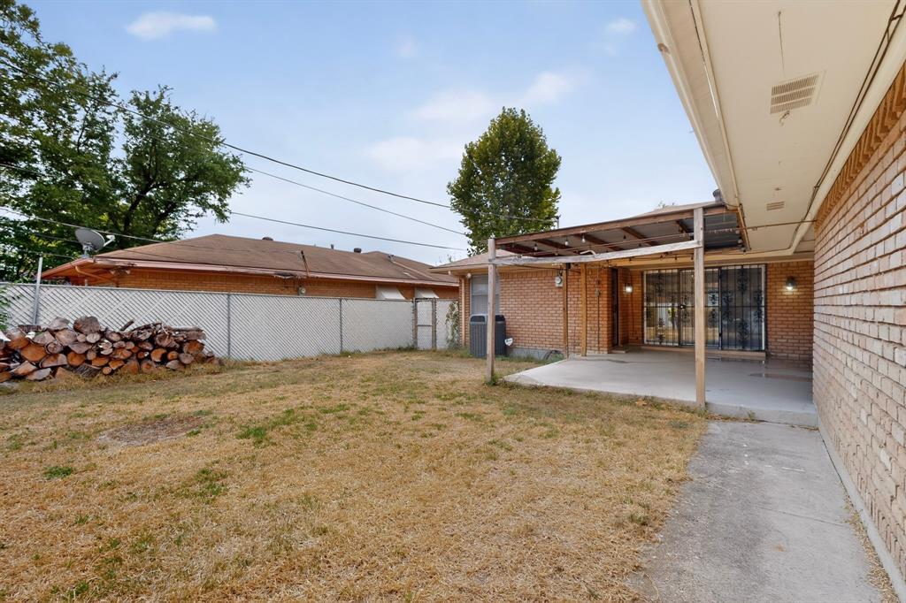 1129 Oak Meadows Drive Property Photo 4