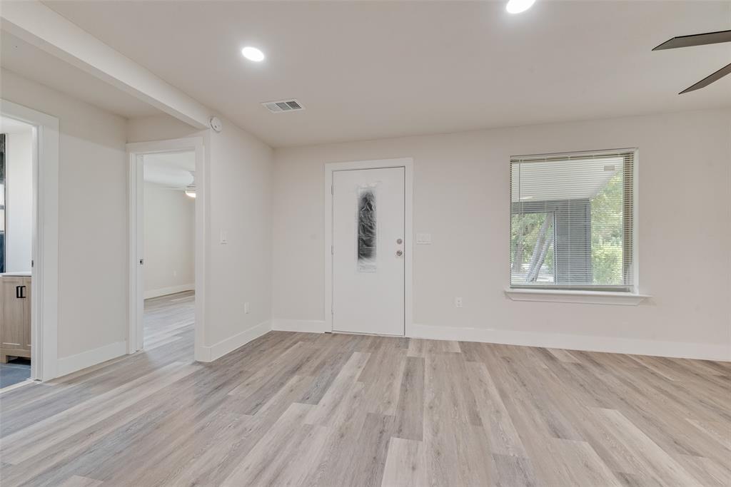 7101 Fairdale Avenue Property Photo 9