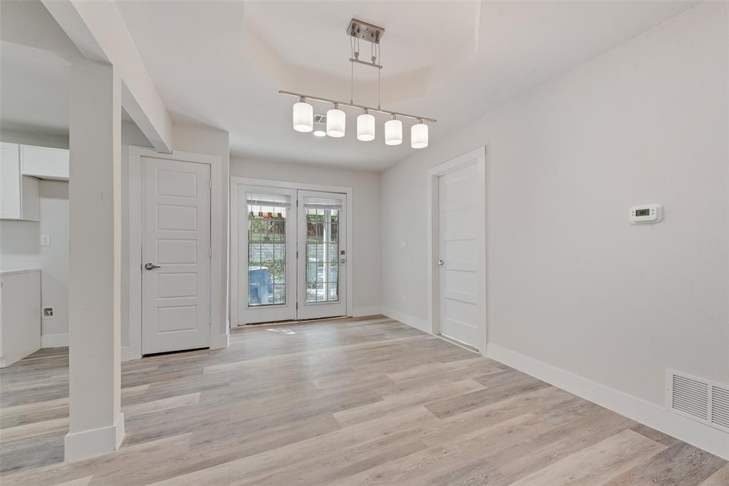 7101 Fairdale Avenue Property Photo 11
