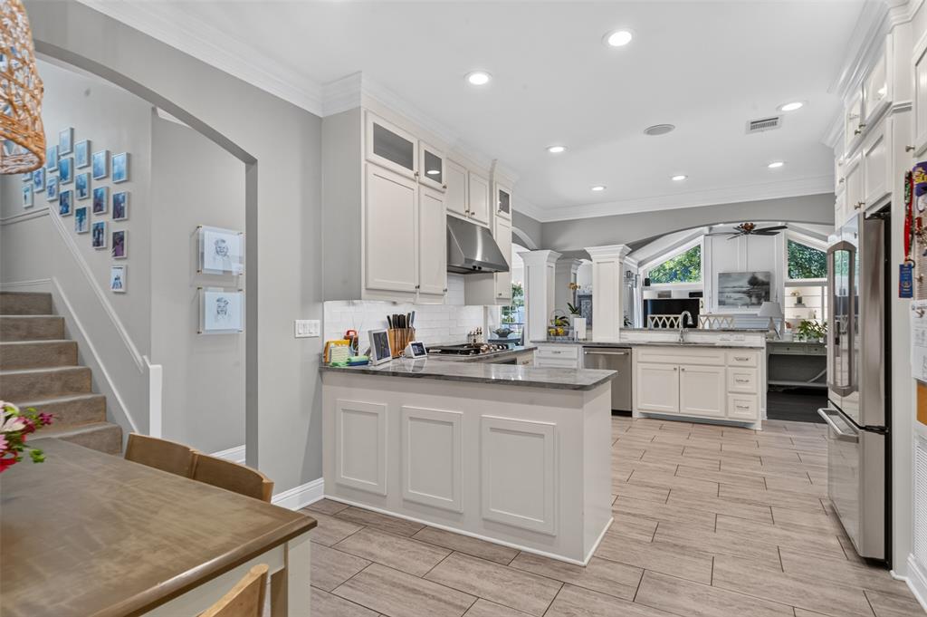 10110 Stonehedge Drive Property Photo 16