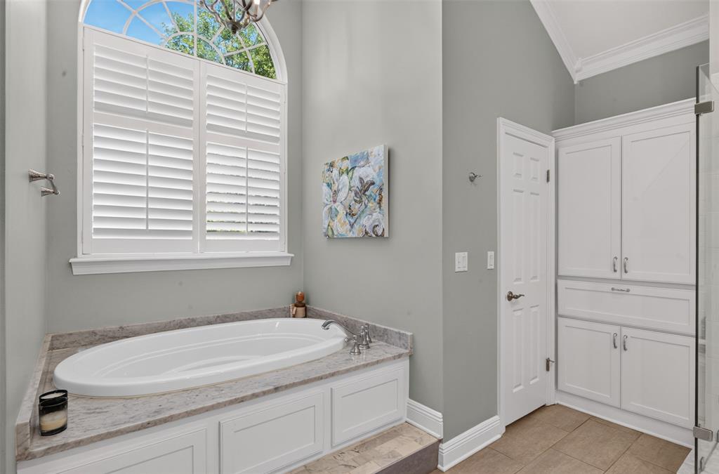 10110 Stonehedge Drive Property Photo 18