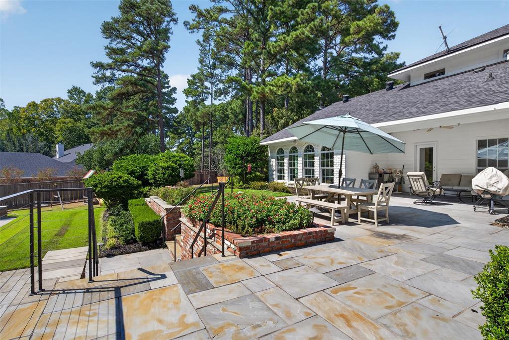 10110 Stonehedge Drive Property Photo 32
