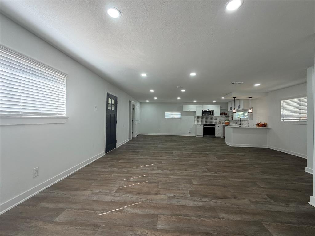 1424 E Parker Road Property Photo 4
