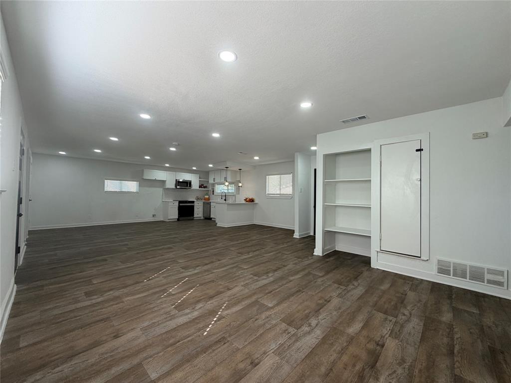1424 E Parker Road Property Photo 5