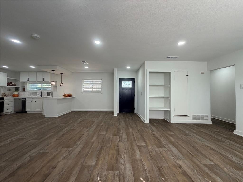 1424 E Parker Road Property Photo 6