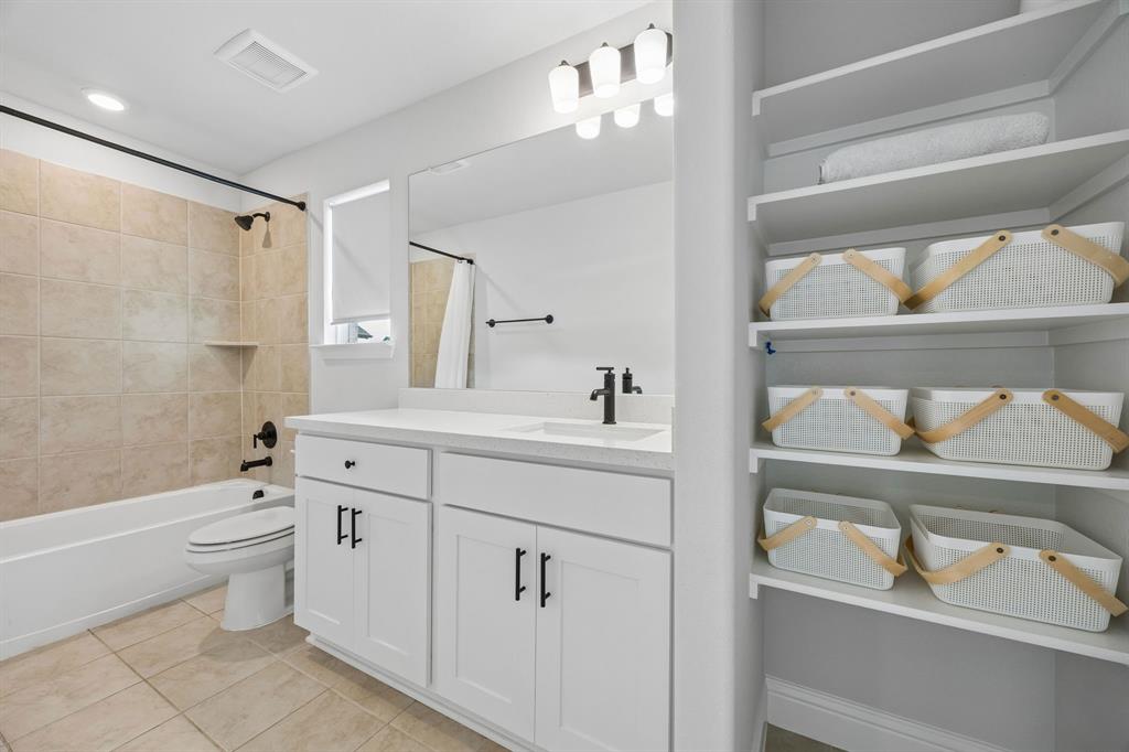 1201 Sideoats Mews Property Photo 15