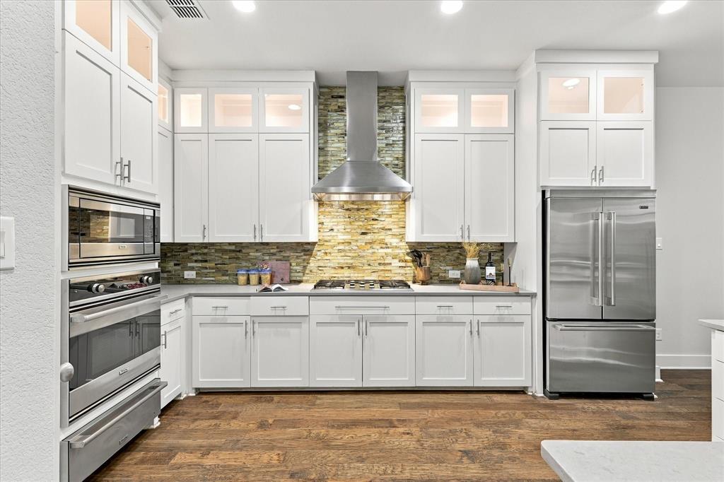 6251 Lakeshore Drive Property Photo 9