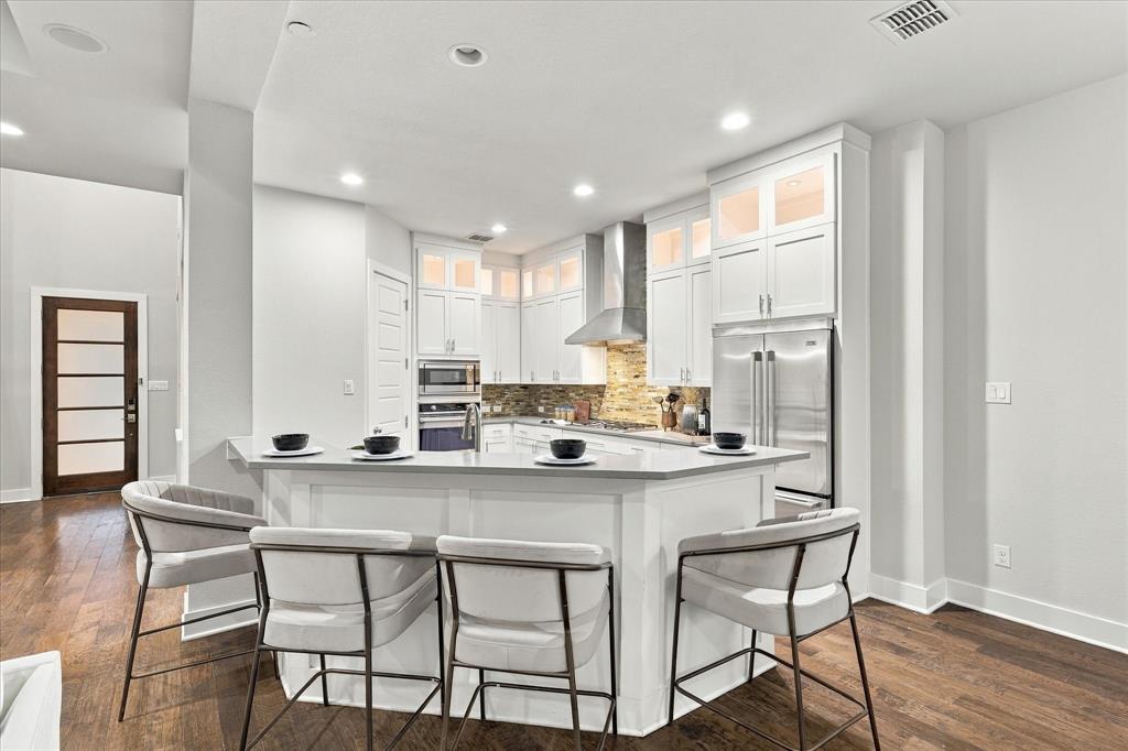 6251 Lakeshore Drive Property Photo 12