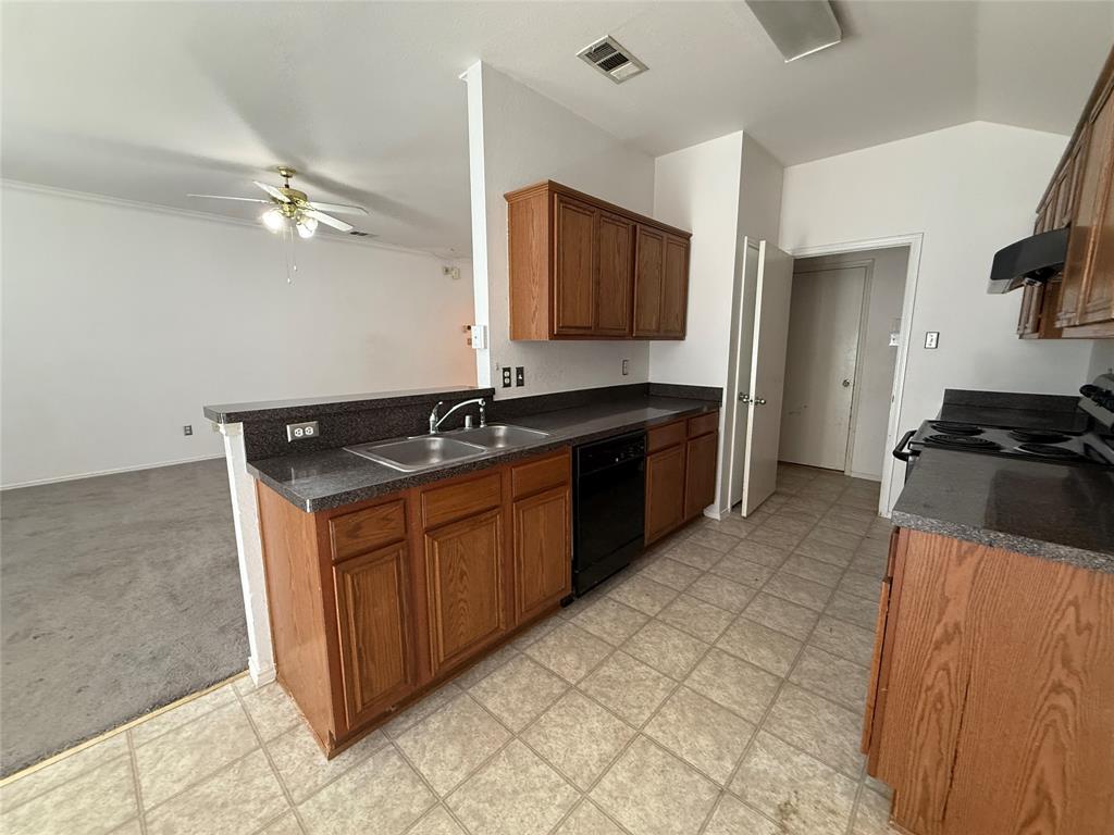 510 Meadowview Street Property Photo 8