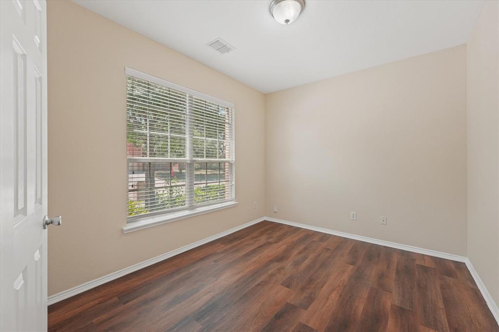 2040 Hanakoa Falls Drive Property Photo 5