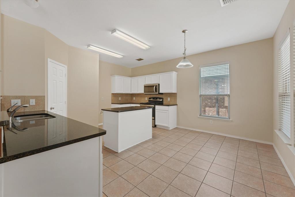 2040 Hanakoa Falls Drive Property Photo 8