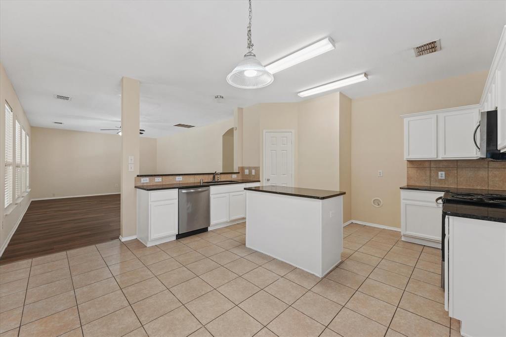 2040 Hanakoa Falls Drive Property Photo 10