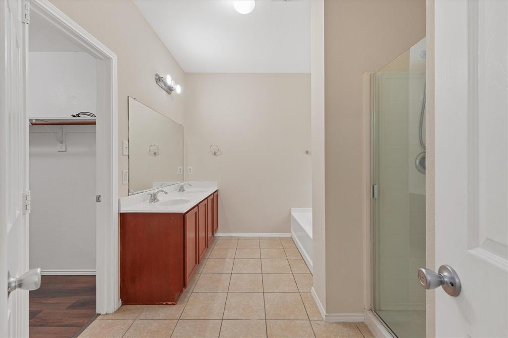2040 Hanakoa Falls Drive Property Photo 20