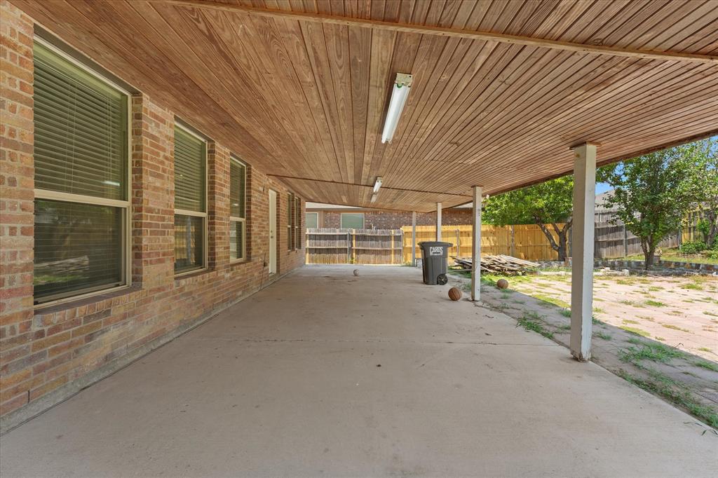 2040 Hanakoa Falls Drive Property Photo 24