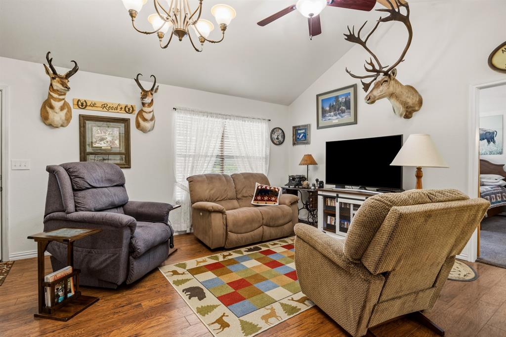411 County Road 2127 Property Photo 6