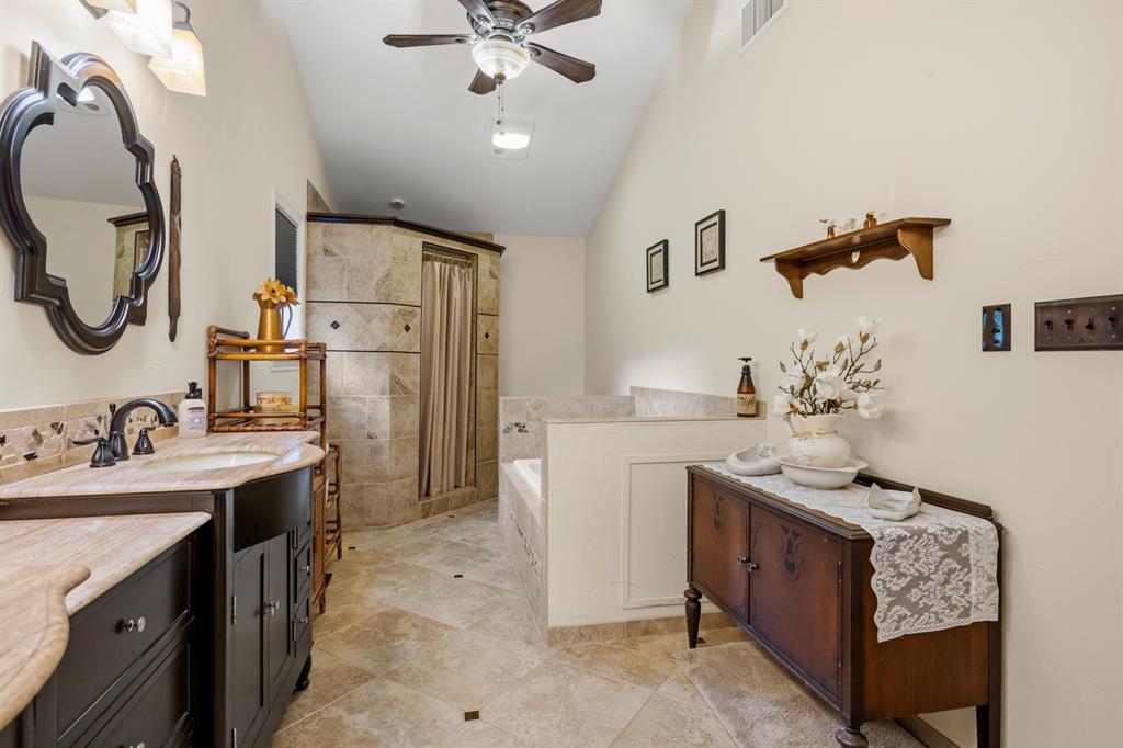 411 County Road 2127 Property Photo 19