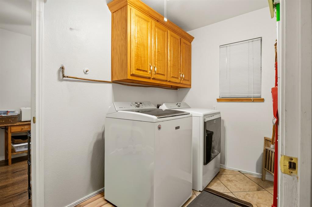 411 County Road 2127 Property Photo 21