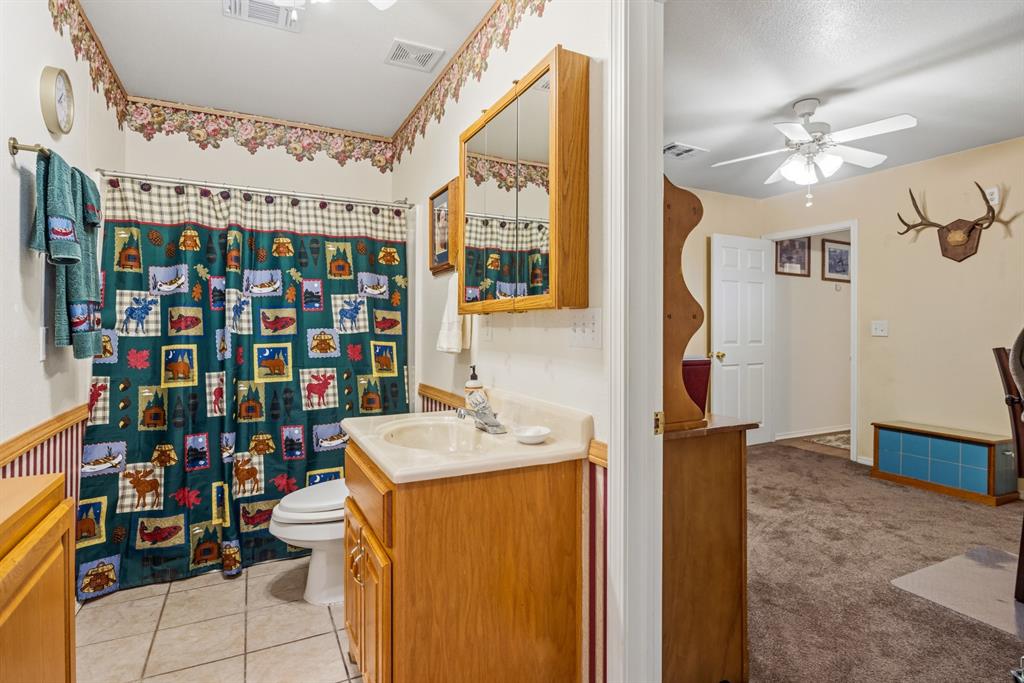 411 County Road 2127 Property Photo 24