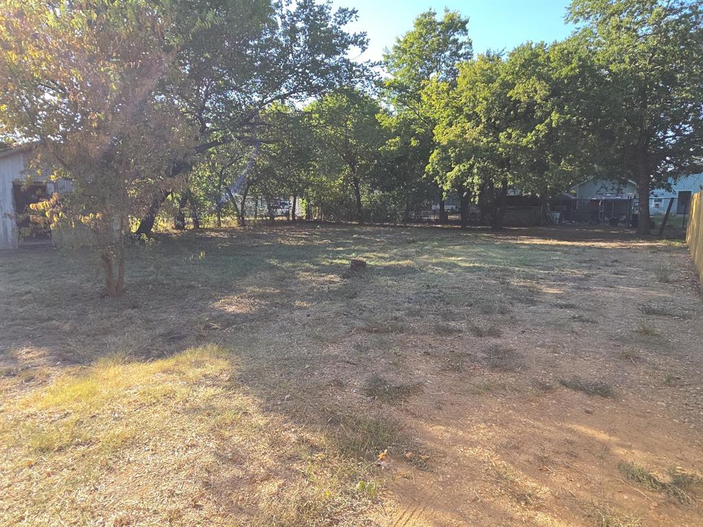 1013 E Tennie Property Photo 2