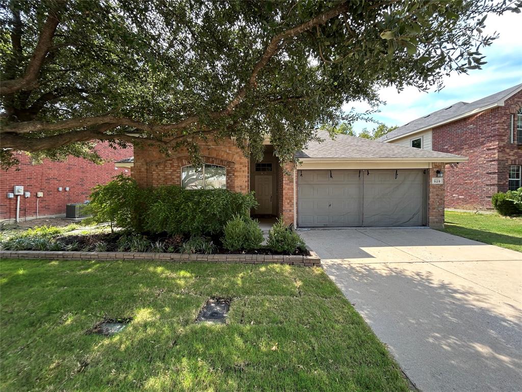 929 Warbler Property Photo 2