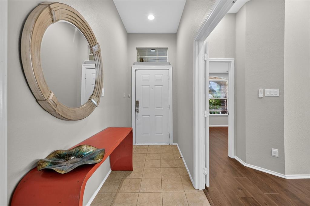 929 Warbler Property Photo 3