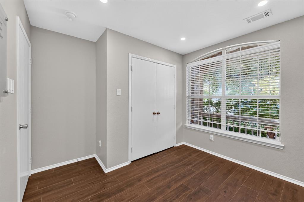 929 Warbler Property Photo 20