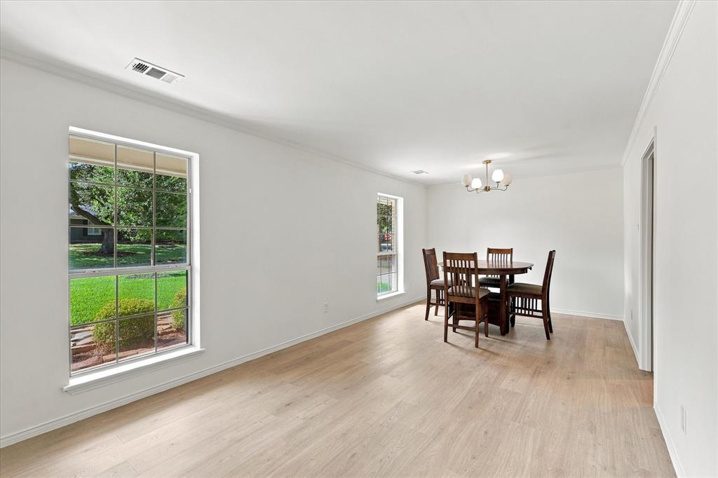 2811 Reedcroft Drive Property Photo 8